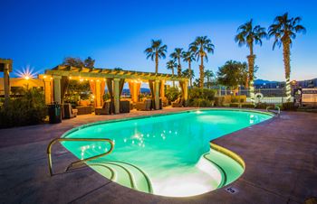 The vistas apartment homes swimming pool